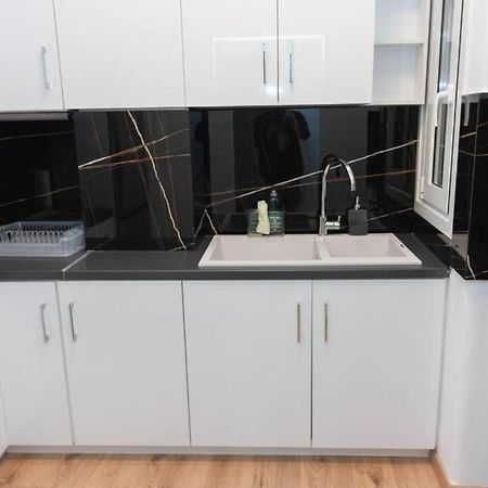 Renovated Spacious Flat 7Min To Subway Station- Athens Exterior photo