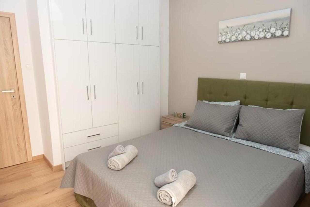 Renovated Spacious Flat 7Min To Subway Station- Athens Exterior photo